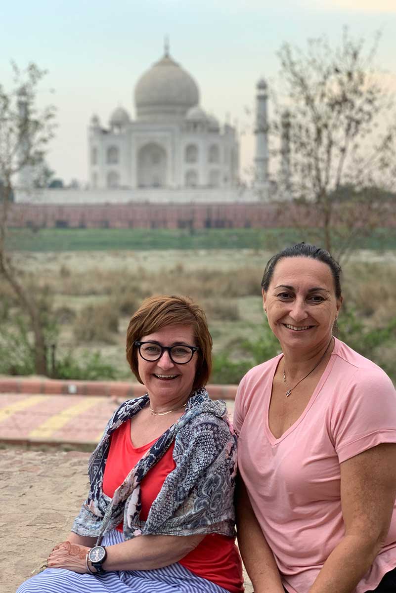 Tourists in front of Taj Mahal